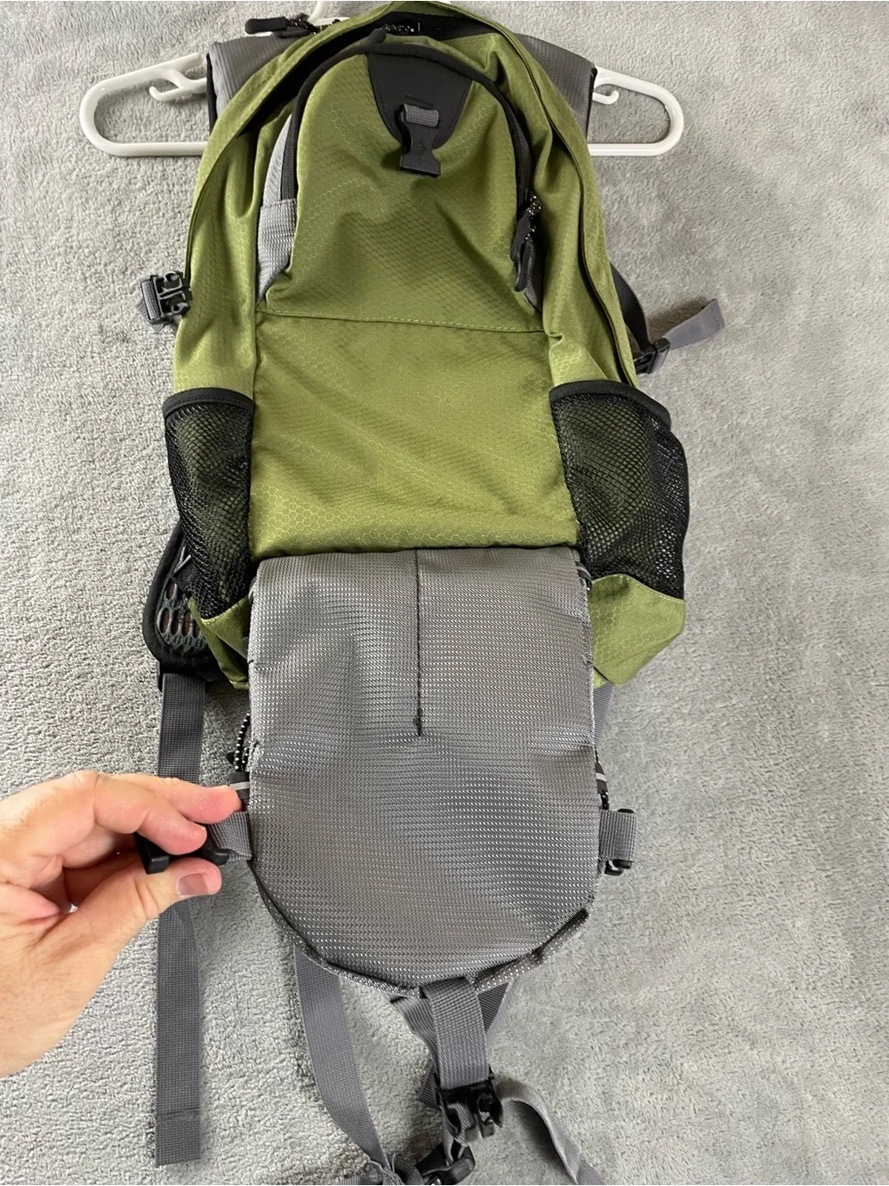TETON Sports Oasis Hiking Backpack Hydration Compatible Daypack *NO BLADDER*